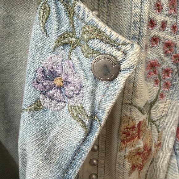 Blank NYC Denim Jacket Medium Embroidered Floral Studded Moto Zip Light Wash - Picture 11 of 16